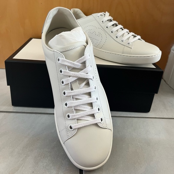 Gucci White Leather “Ace Sneakers with Interlocking G - Picture 4 of 14